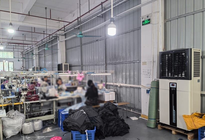 星科5匹工业省电空调-立式轴流机应用于服装厂降温案例.jpg